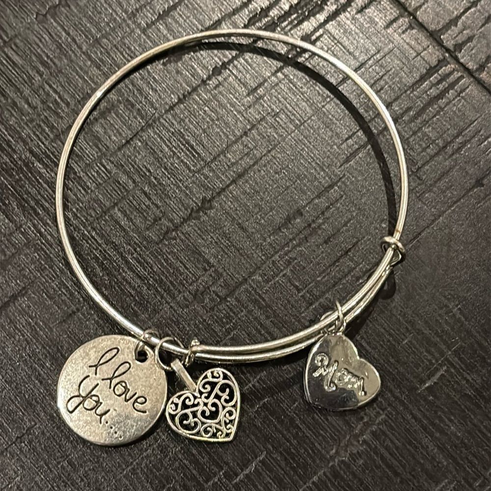 Love Mom Heart Silver Tone Bangle Adjus Charm Bracelet